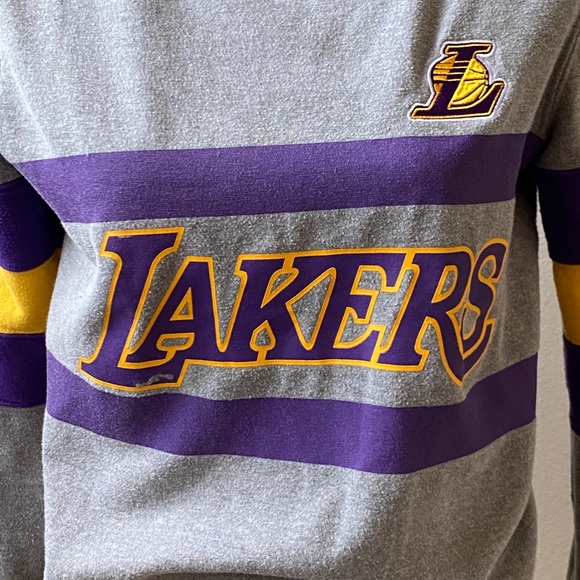 Lakers Small Crewneck Sweater. - Picture 4 of 9